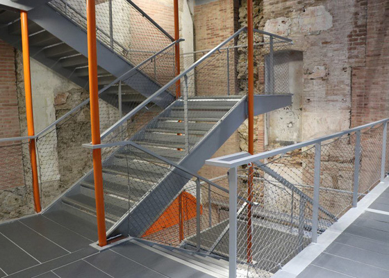 Customized Ss 316 Stairway Netting With Ferrule Rope Mesh 2.0 Mm Wire